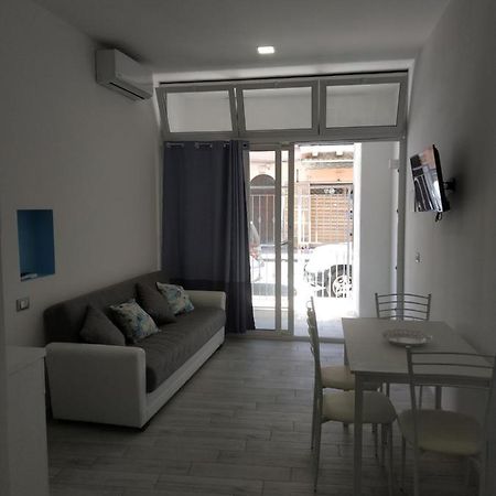 Appartamento Loft sul mare Giardini Naxos Esterno foto